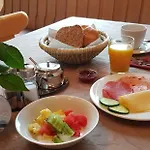 بيت ضيافة Schoenblick Garni