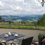 Schoenblick Garni بيت ضيافة