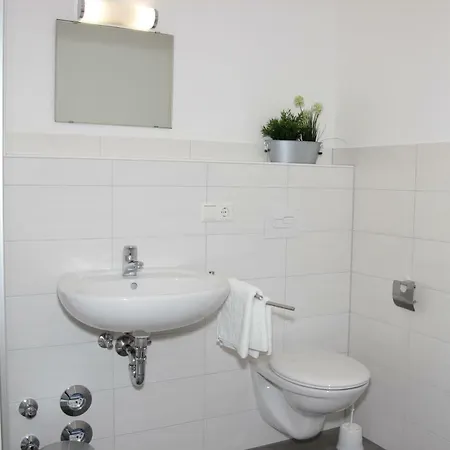Affittacamere Schoenblick Garni 3*